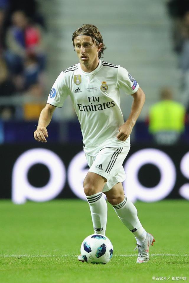 詹姆斯本赛季场均仅15.2分&生涯最低，新秀赛季为20.9分