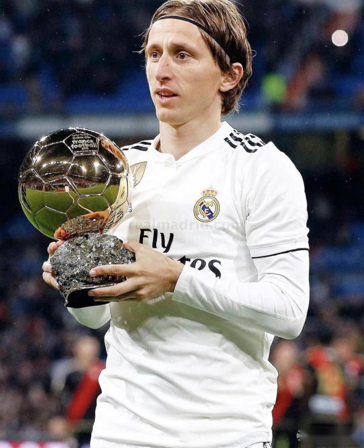 TA：埃切韦里倾向于租借加盟英超俱乐部；德甲球队也有意尼潘